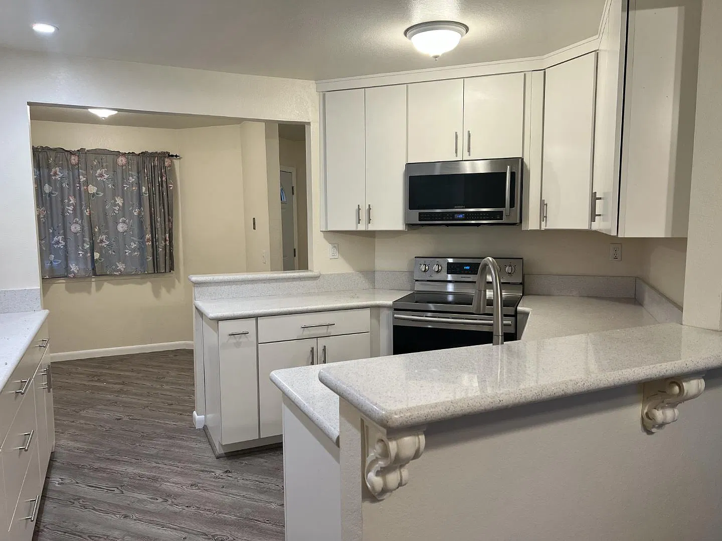 1473 Parkway Drive — Photo 3