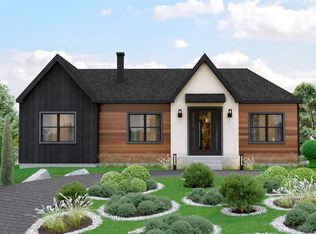 74 Shore Rd, Hampton Bays, NY 11946