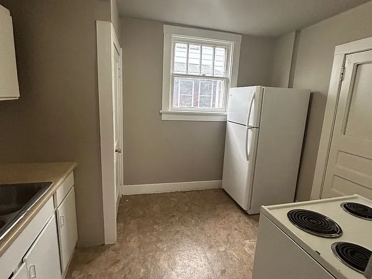 2725 Reed St — Photo 4