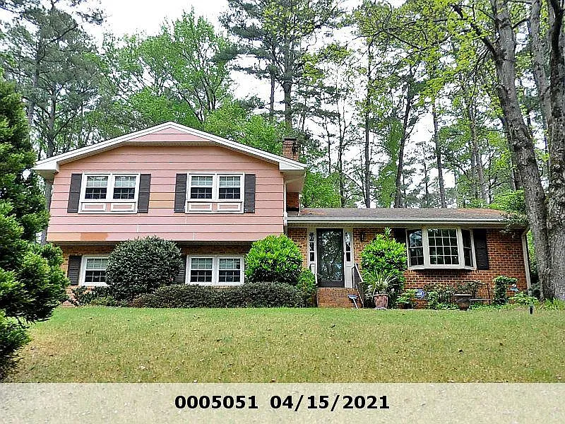 3 bed, 2269 sqft, $2,300 — Photo 1