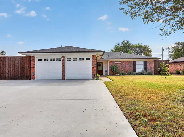 714 Hill City Dr, Duncanville, TX 75116