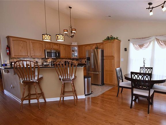 4th image of 1421 Old Stoney Dr