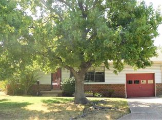 1612 Riggs Dr, Ponca City, OK 74601