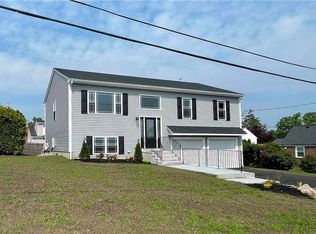 9 Neutaconkanut Rd, Johnston, RI 02919