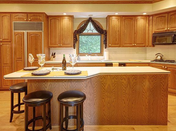 4th image of 47 Park View Ln