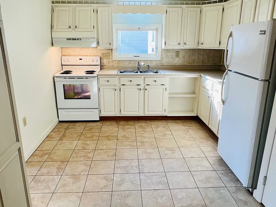24 Railroad Ave #24A