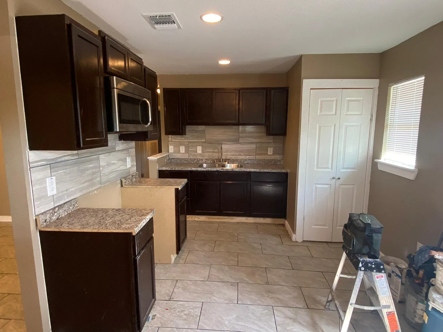130 Farrel Dr — Photo 2