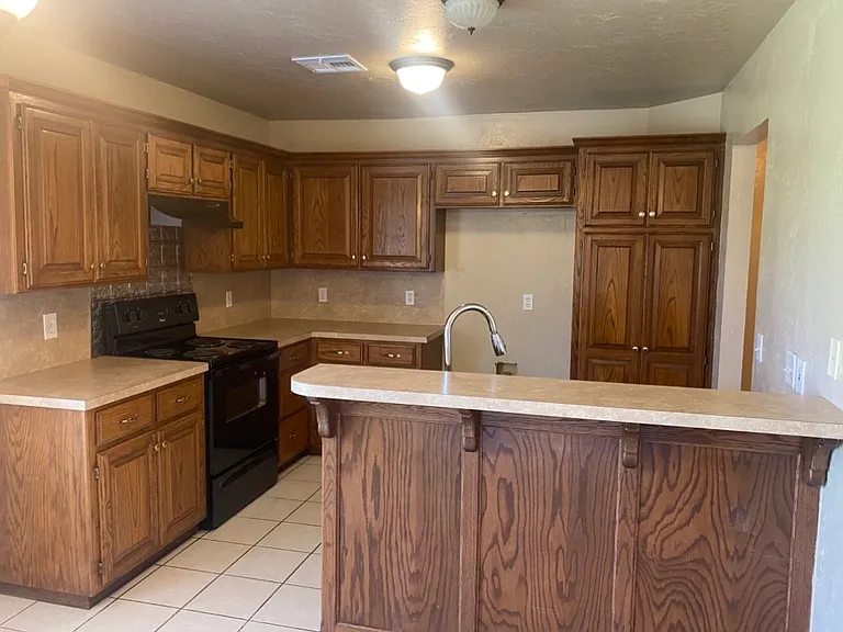1026 Dustin Dr — Photo 3