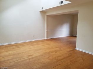 4 Village Dr, Basking Ridge, NJ 07920