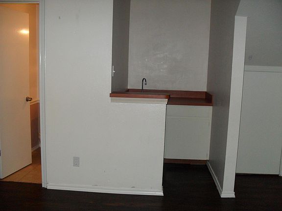 3rd image of 5618 Marina Dr #32F
