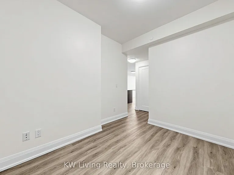 18 Graydon Hall Dr #312 — Photo 10