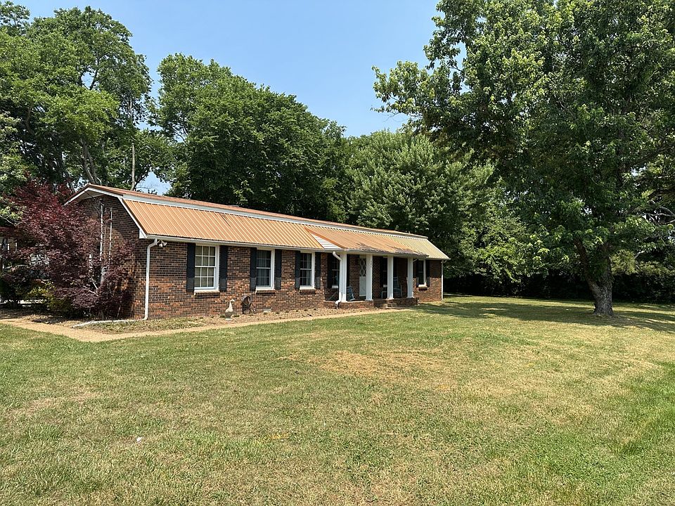2nd image of 501 Summerfield Dr