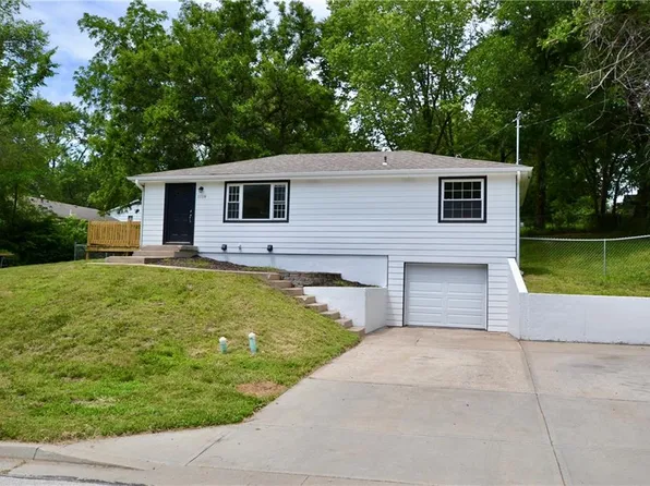 1118 1st St, Platte City, MO 64079