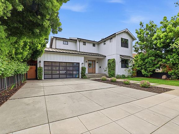 3rd image of 1542 Edgewood Way