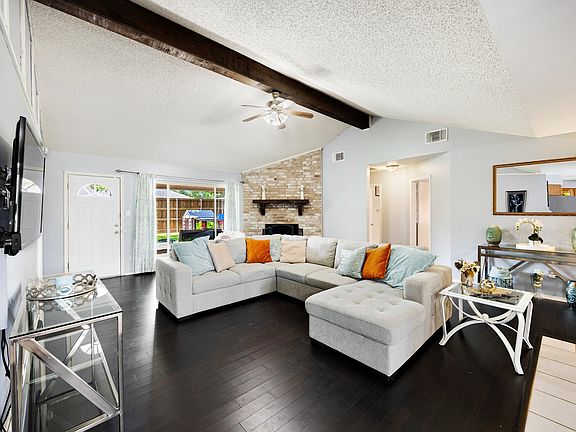 3rd image of 2032 Spicewood Rd