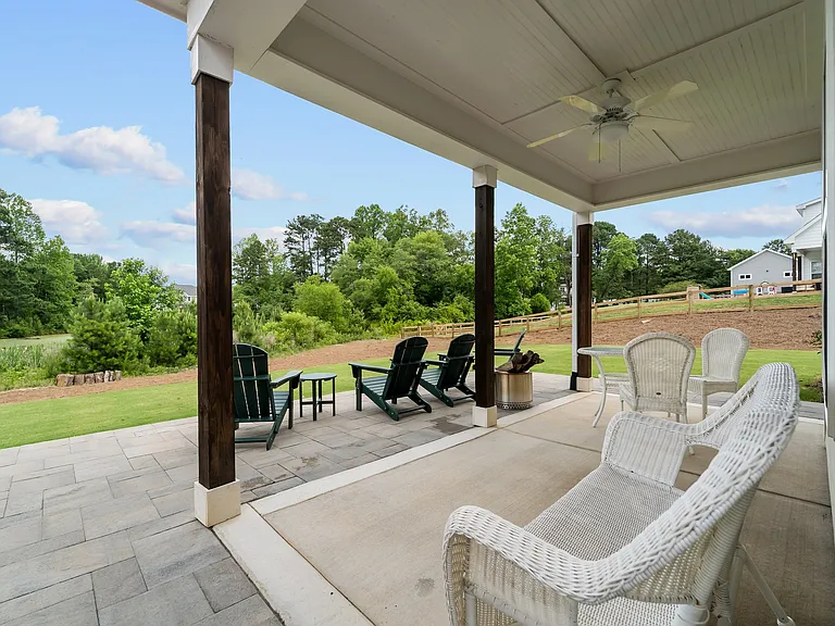 130 Amelia Dr — Photo 14