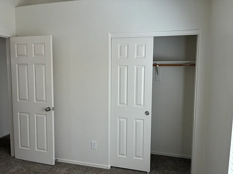 10422 W Windsor Blvd — Photo 34