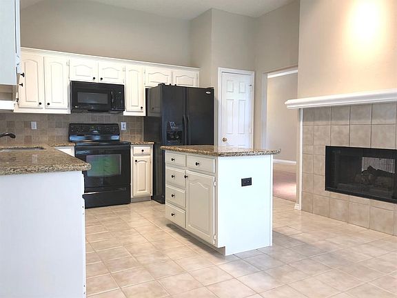 5th image of 2350 Glen Ridge Dr