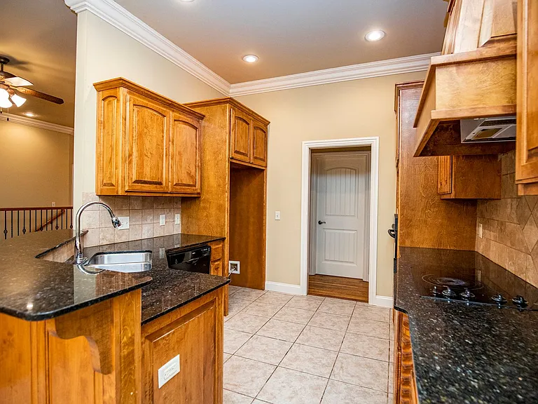 605 Tunbridge Dr — Photo 9