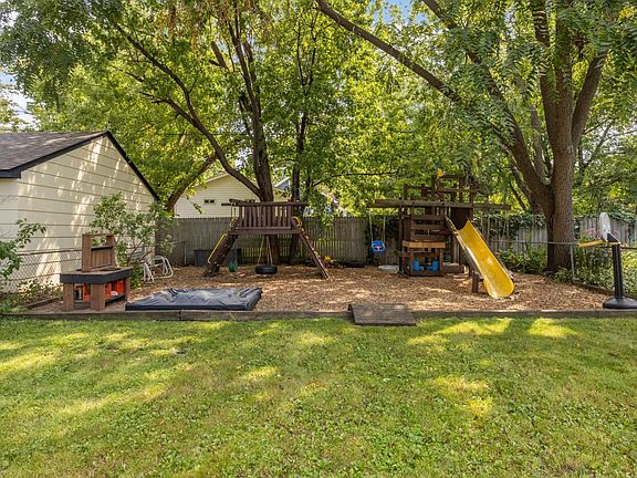 3rd image of 1404 Hubbard Ave