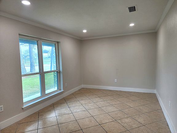2nd image of 2401 Salmon St