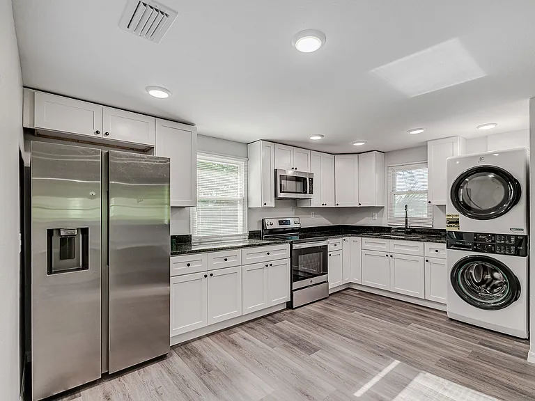 2222 E Peachtree St — Photo 4