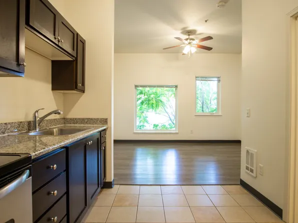 103 S Meade St, Portland, OR