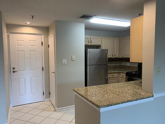 3rd image of 211 Heritage Blvd Suite 501