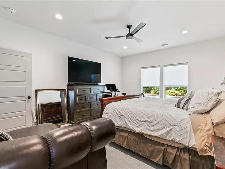 809 Meadow Bend Loop S — Photo 15