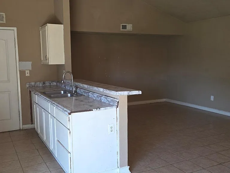 5620 Hollow Pines Dr — Photo 2