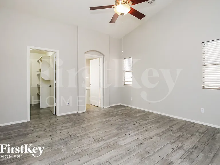 2968 E Silverbell Rd — Photo 7