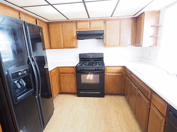 4th image of 76 N Sierra Bonita Ave APT 6