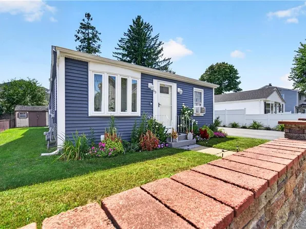 53 Peckham St, Pawtucket, RI 02861