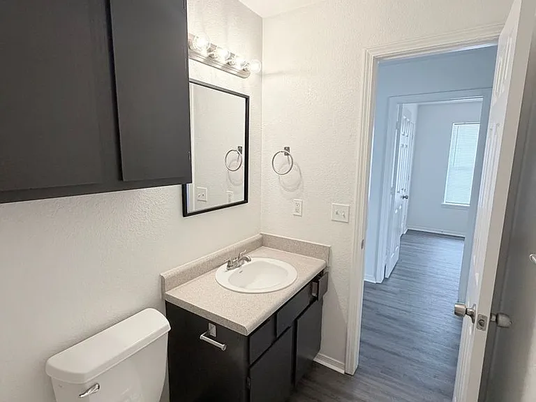 Buffalo Creek Apartment Homes — Photo 33