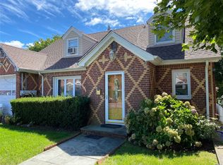 6 Bella Vista Ave, Glen Cove, NY 11542
