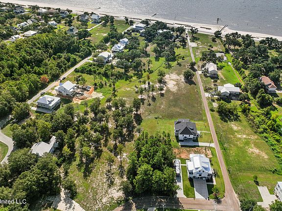 3rd image of 102 Seabrook Dr #43
