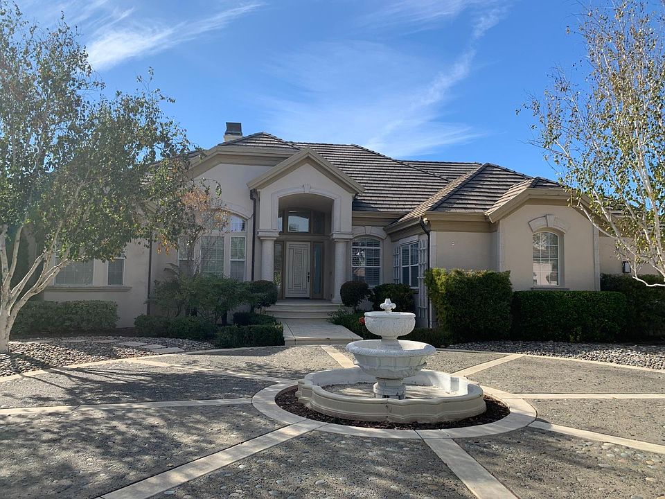 1st image of 5581 Country Club Pkwy