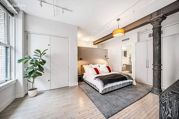 Sold by Sotheby's International Realty | media 7