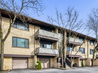 1710 Dempster St APT B, Park Ridge, IL 60068