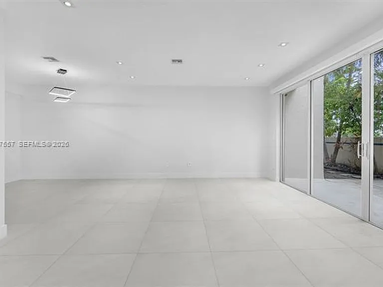 21391 Marina Cove Cir #Townhouse 14-K — Photo 16