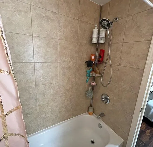Tiled Tub/shower