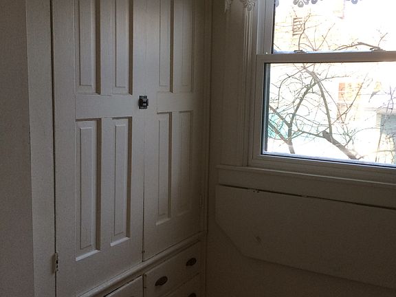 3rd image of 1111 Hill Ave