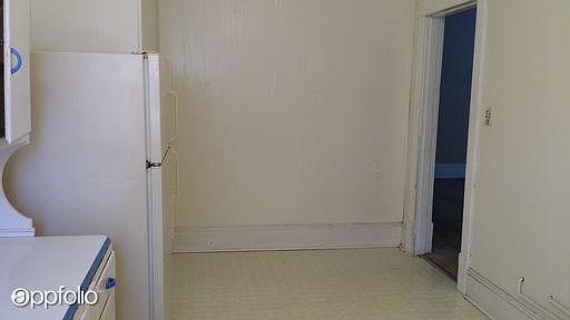 5th image of 711 S Court St