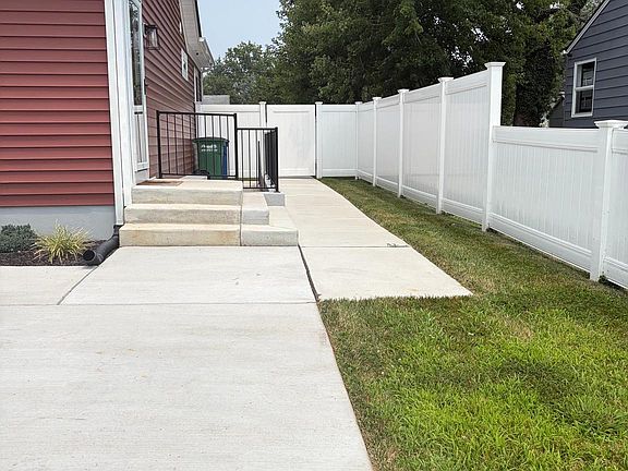 3rd image of 143 Bannister Ave