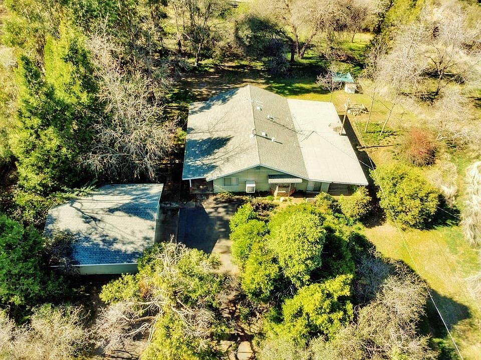 1st image of 2864 Hillcrest Dr