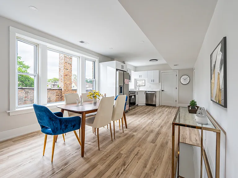 4815 N Hamlin Ave #2 — Photo 4