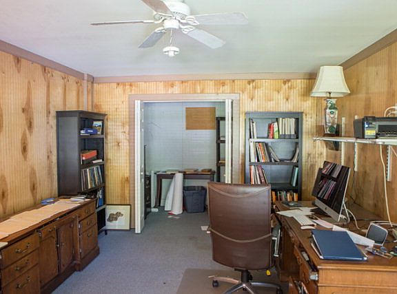 2nd image of 233 Park Cir