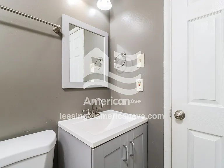 337963_009_main_bathroom_13680353.jpg