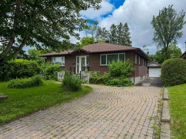 767 Claude St, Ottawa, ON K1K 2S1