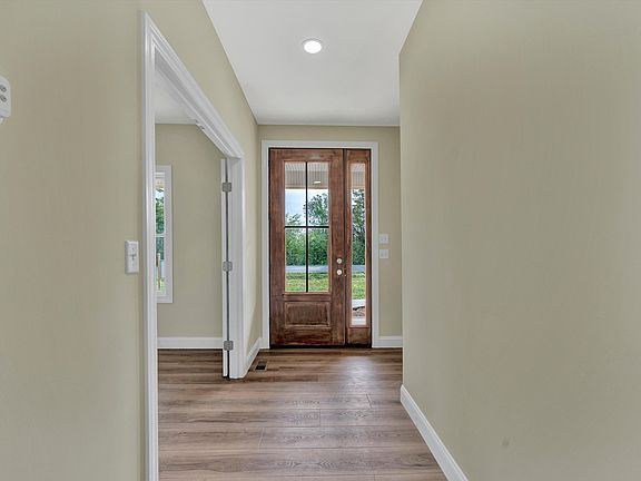 4th image of 2771 Retreat Rd